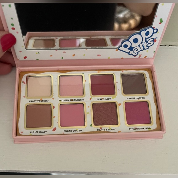 New Too faced frosted strawberry eye shadow palette! - Picture 3 of 3